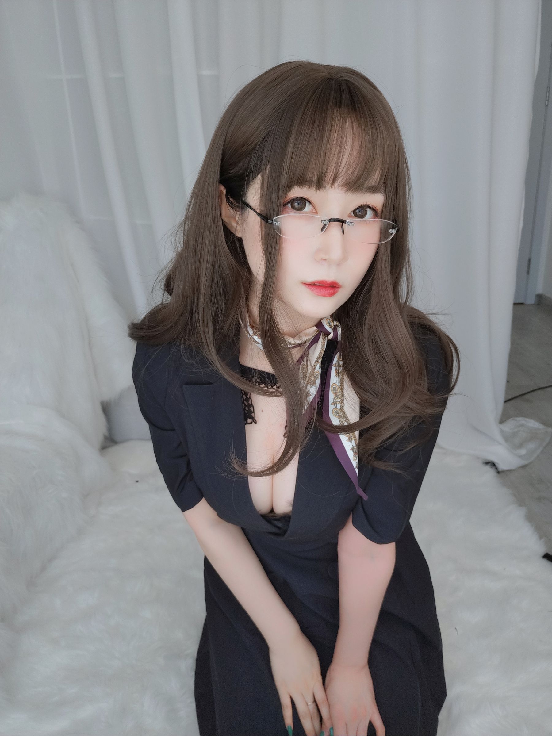Coser小姐姐白银81–OL下的内衣写真集插图2